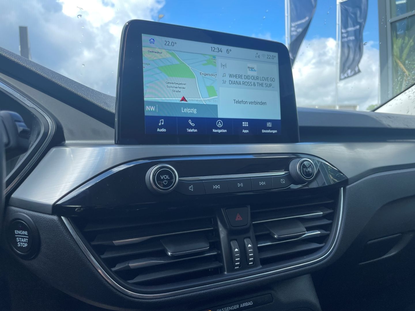Fahrzeugabbildung Ford Kuga Titanium Spurhalteass Winterpaket Kamera