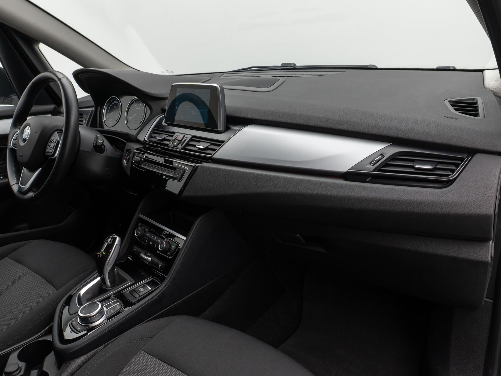 Fahrzeugabbildung BMW 218d Kamera Navi HiFi AHK LED Geschwindigkeitsre