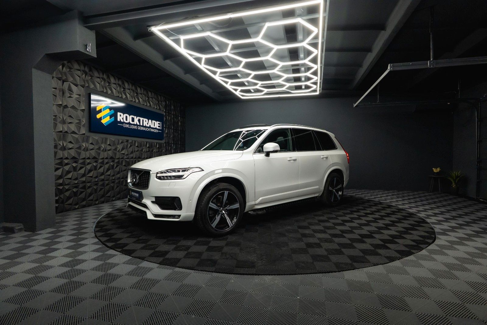Fahrzeugabbildung Volvo XC90 R Design AWD Night-Paket | ACC | PANO | LED