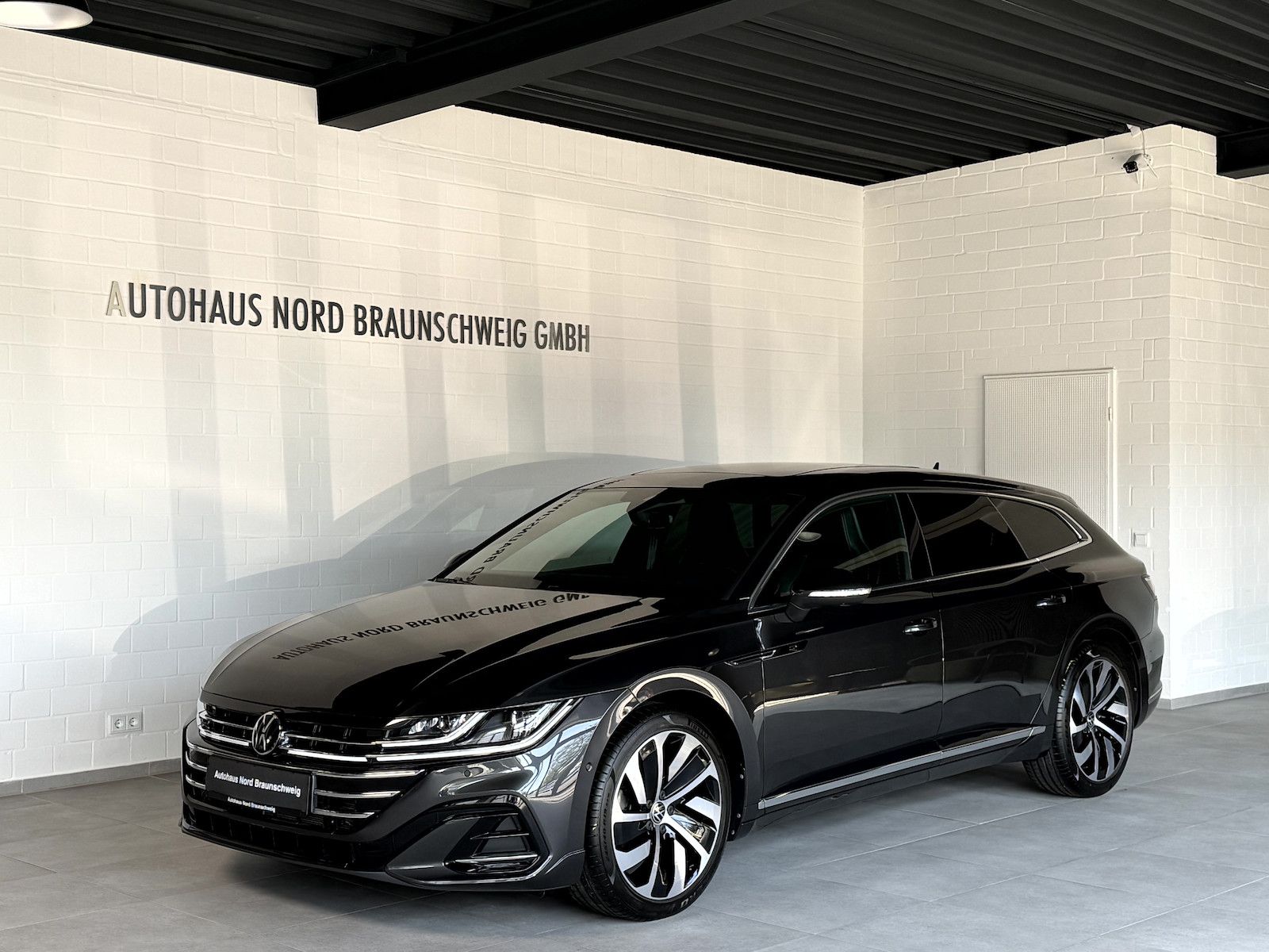 VW Arteon Shooting Brake 2.0TSI R Line*Pano*HUD*360