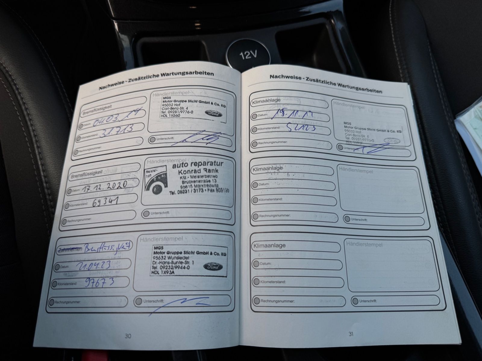 Fahrzeugabbildung Ford Kuga Titanium*LED*8Fach Alu*Kamera*Teilleder