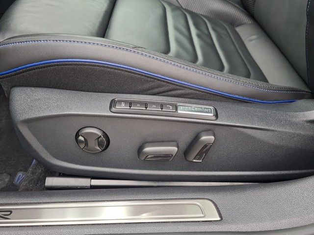 Fahrzeugabbildung Volkswagen Arteon SB R 4M Matrix Navi ACC AHK 20" HUD PANO