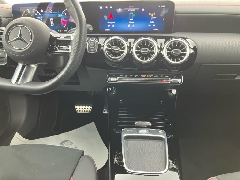 Fahrzeugabbildung Mercedes-Benz CLA 200 d Coupé AMG Line*Kamera*Ambientebel.