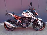 KTM Duke 125 - KTM 125