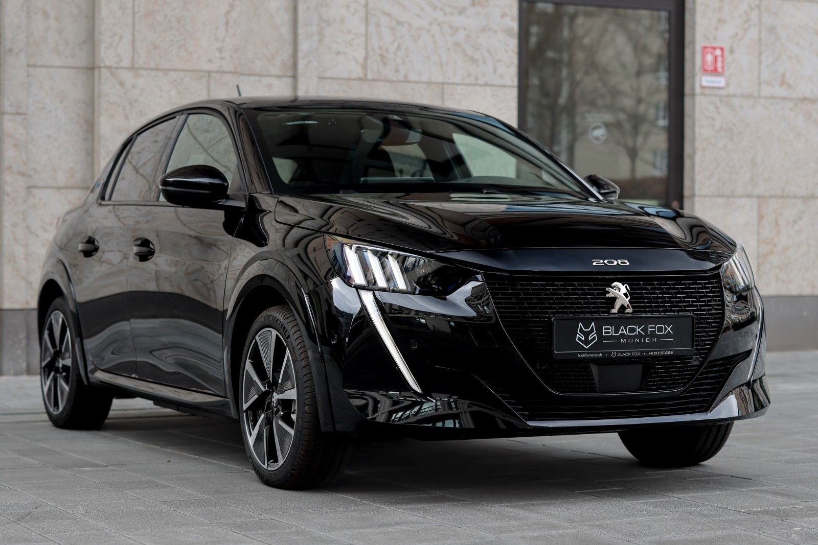 Peugeot e-208 GT+ | PANORAMIC ROOF | KEYLESS | 3D imagem 3