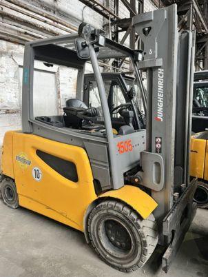 Jungheinrich EFG550-330ZT - erst 720 Stunden