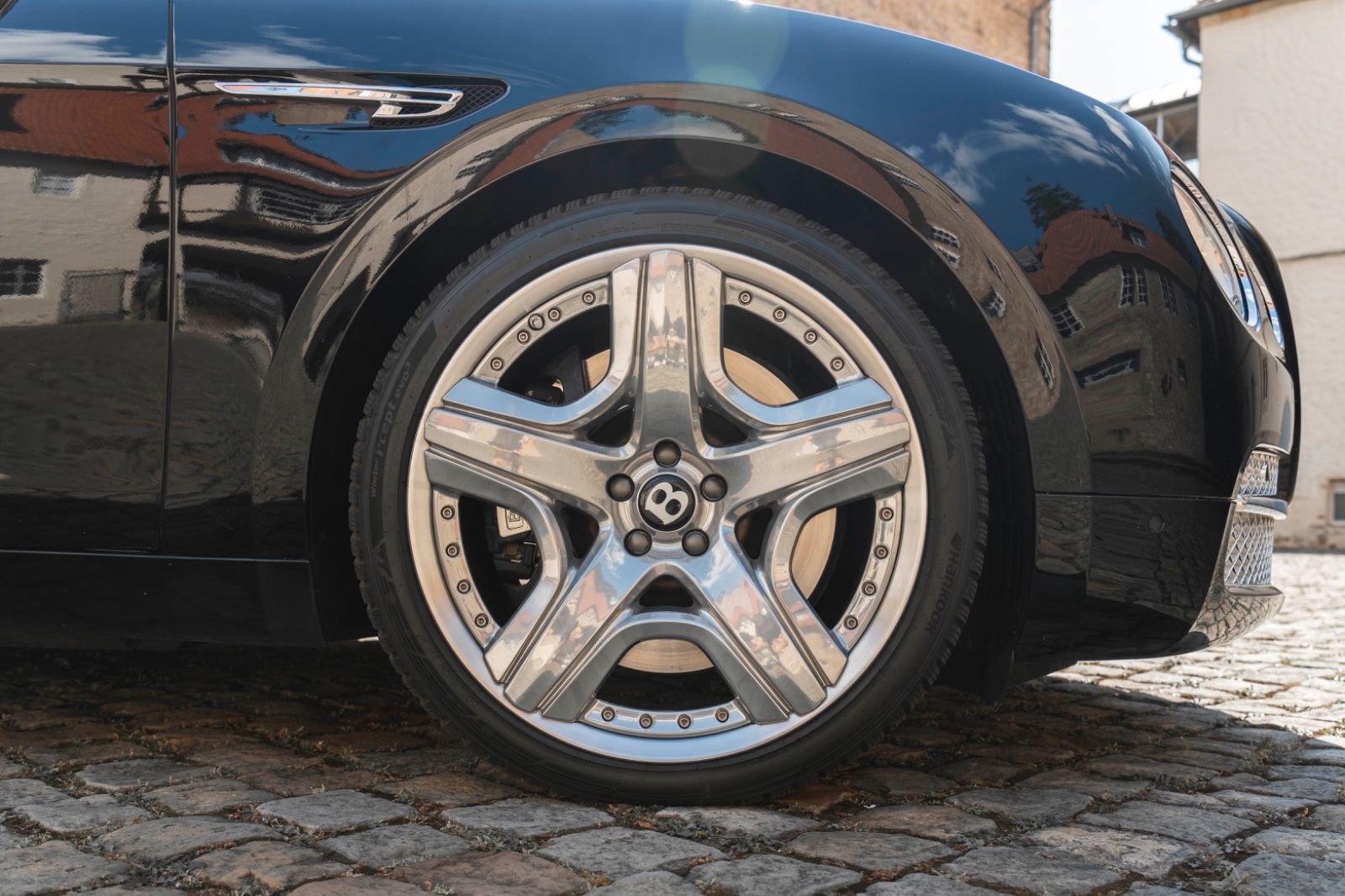 Fahrzeugabbildung Bentley Flying Spur 6.0 W12 Autom. Bixenon NAVI PDC KAM