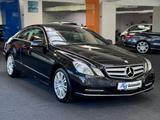 Mercedes-Benz E 200 CGI Coupe*AUTOM.*XENON*NAVI*PDC*AHK*LEDER* - Mercedes-Benz E 200: Coupe, Cgi