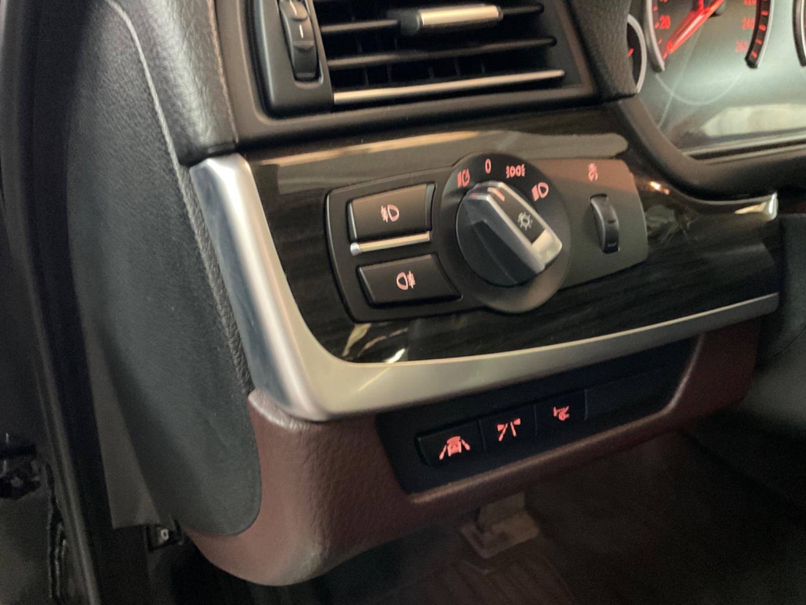 BMW 530d xDrive/Leder/Nav/Pano/SH/HeadUp/Inno Paket