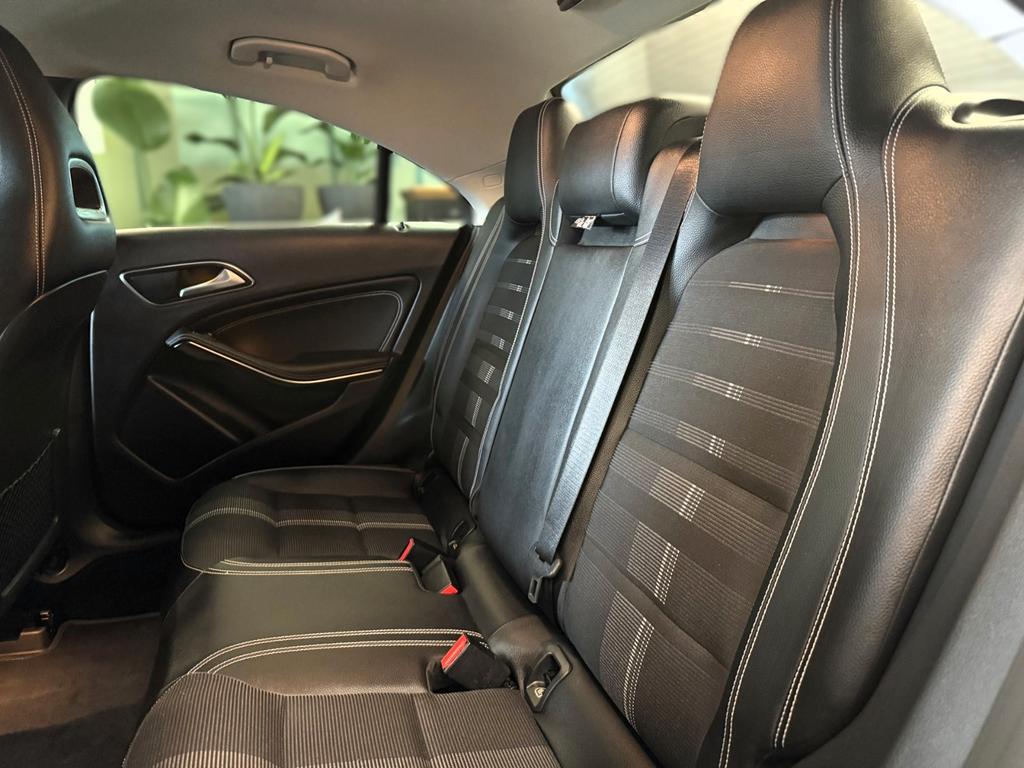 Mercedes-Benz CLA 180