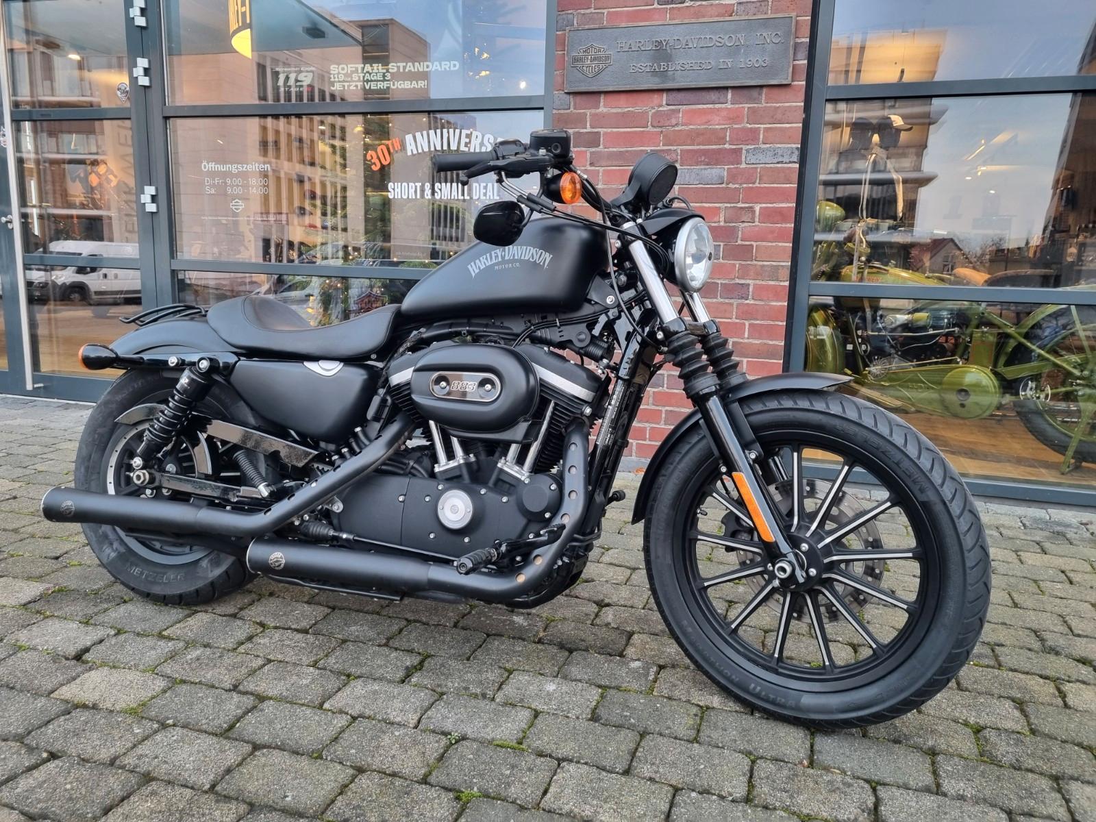 Harley-Davidson Sportster XL883N Nightster mit Extras/Auspuff