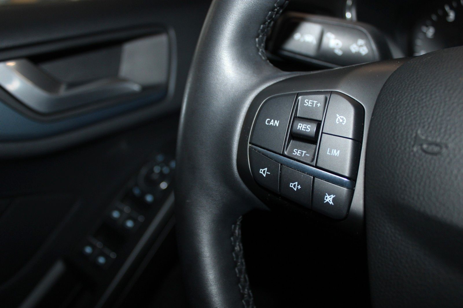 Fahrzeugabbildung Ford Focus Active Turnier LED NAVI WinterPaket CAM