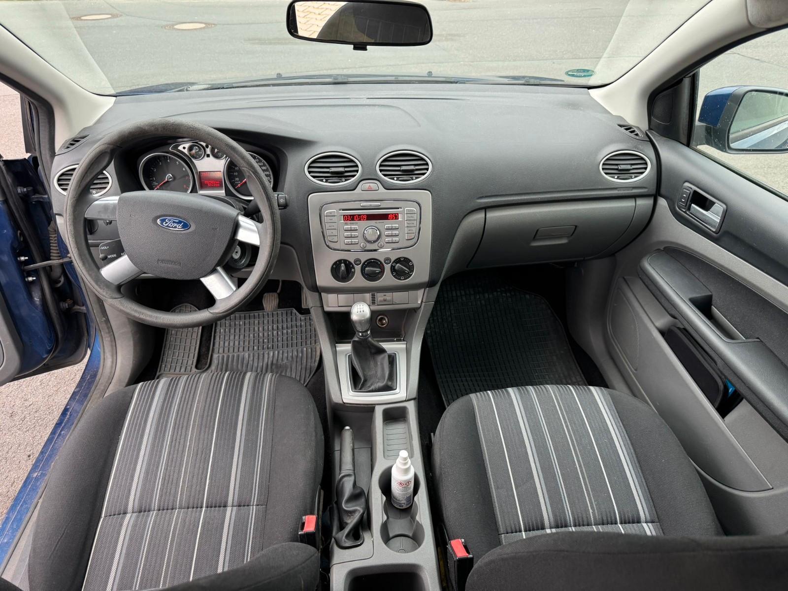 Ford Focus 2010 — photo 10