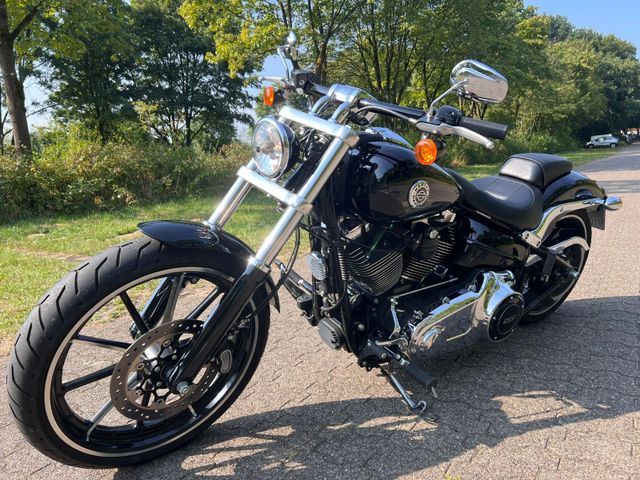 Harley-Davidson Softail Breakout 103 Klappe 9300 KM