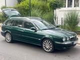 Jaguar X Type, 3,0 V6 guter Zustand - Jaguar X-Type mit Benzin-Antrieb: Automatik