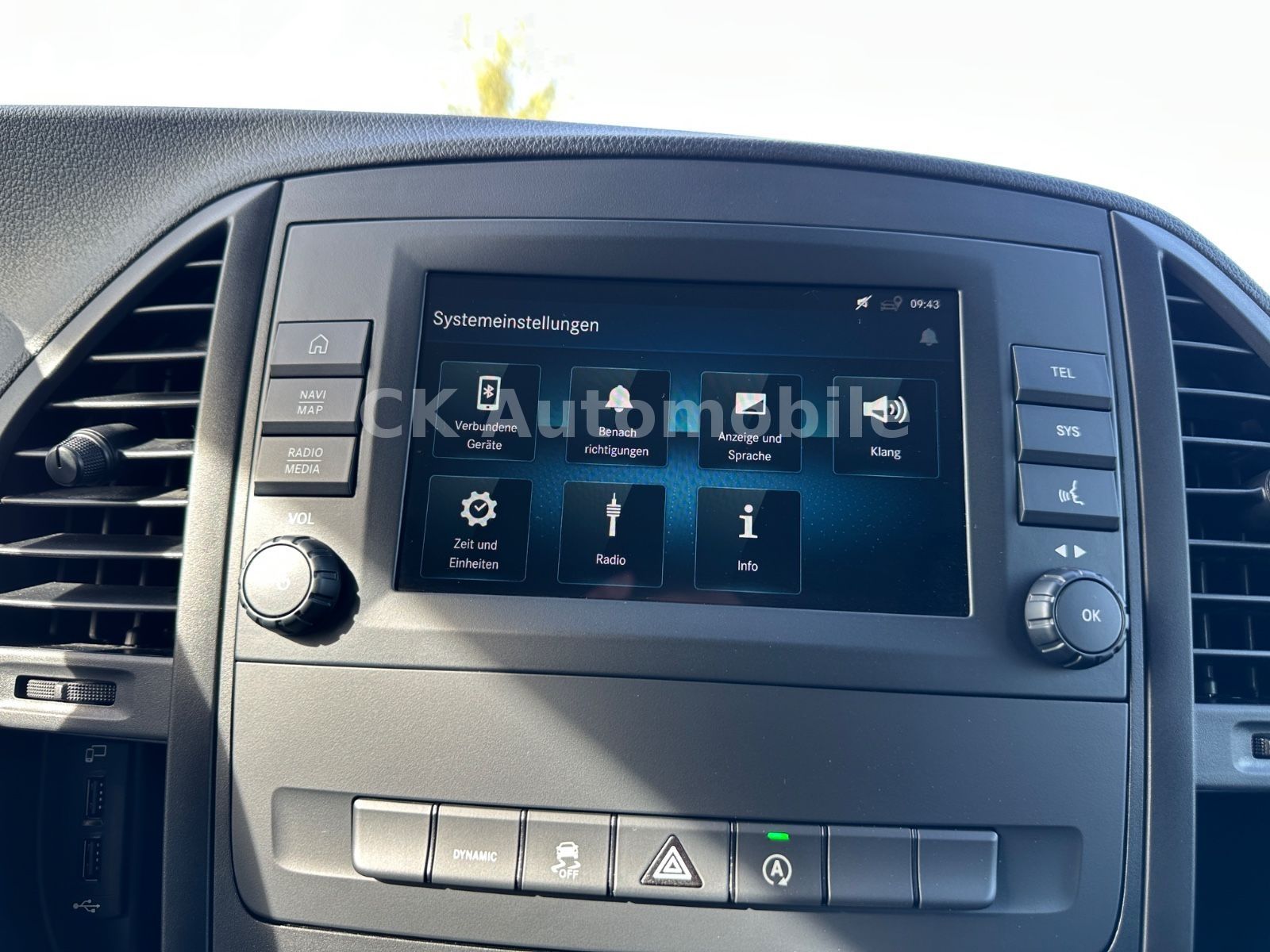 Fahrzeugabbildung Mercedes-Benz Vito Tourer Pro 124 Edition Autom/8Sitze/Kam/AHK