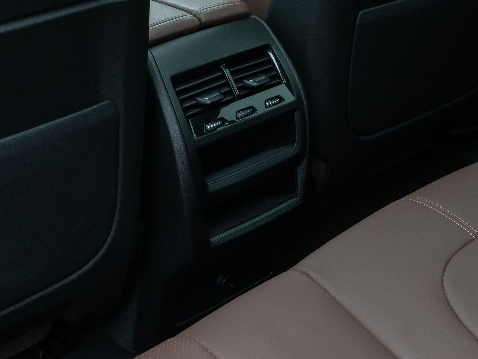 Fahrzeugabbildung BMW X5 xD30d M Sport Panorama Laser Kamera HUD HiFi