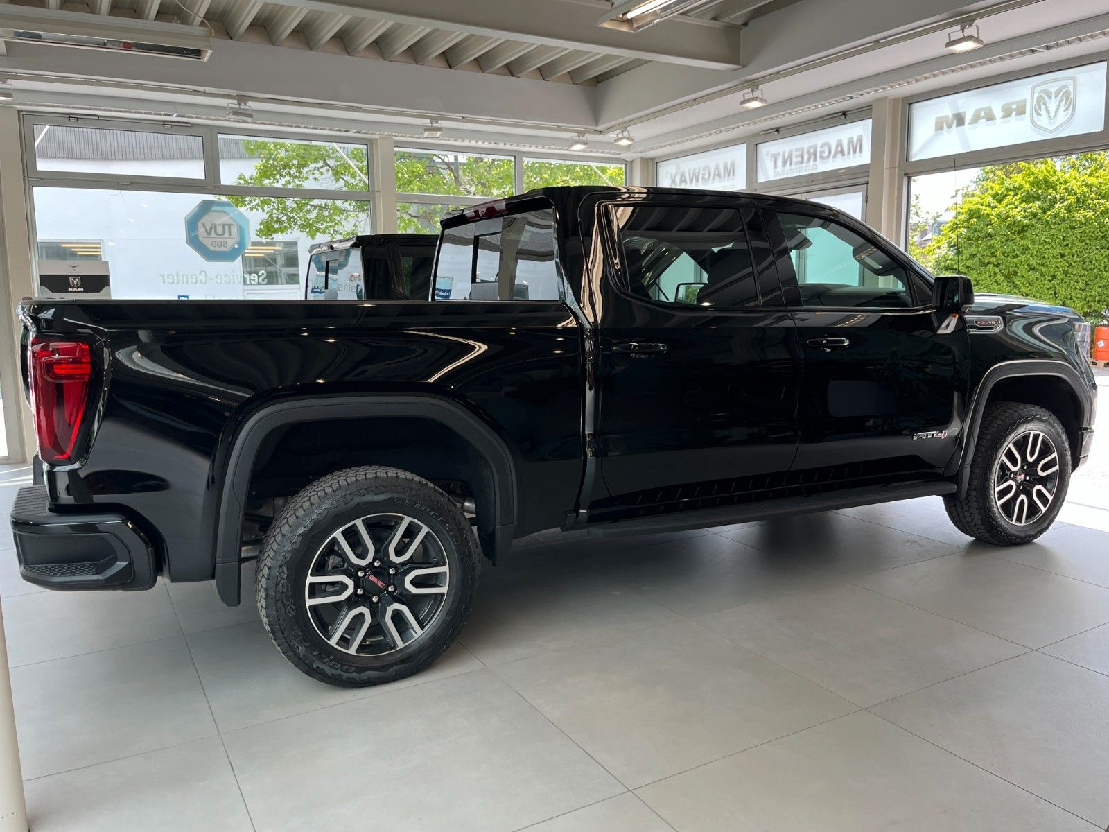 Fahrzeugabbildung GMC Sierra 1500 AT4 6.2*360°*AHK*HeadUp*
