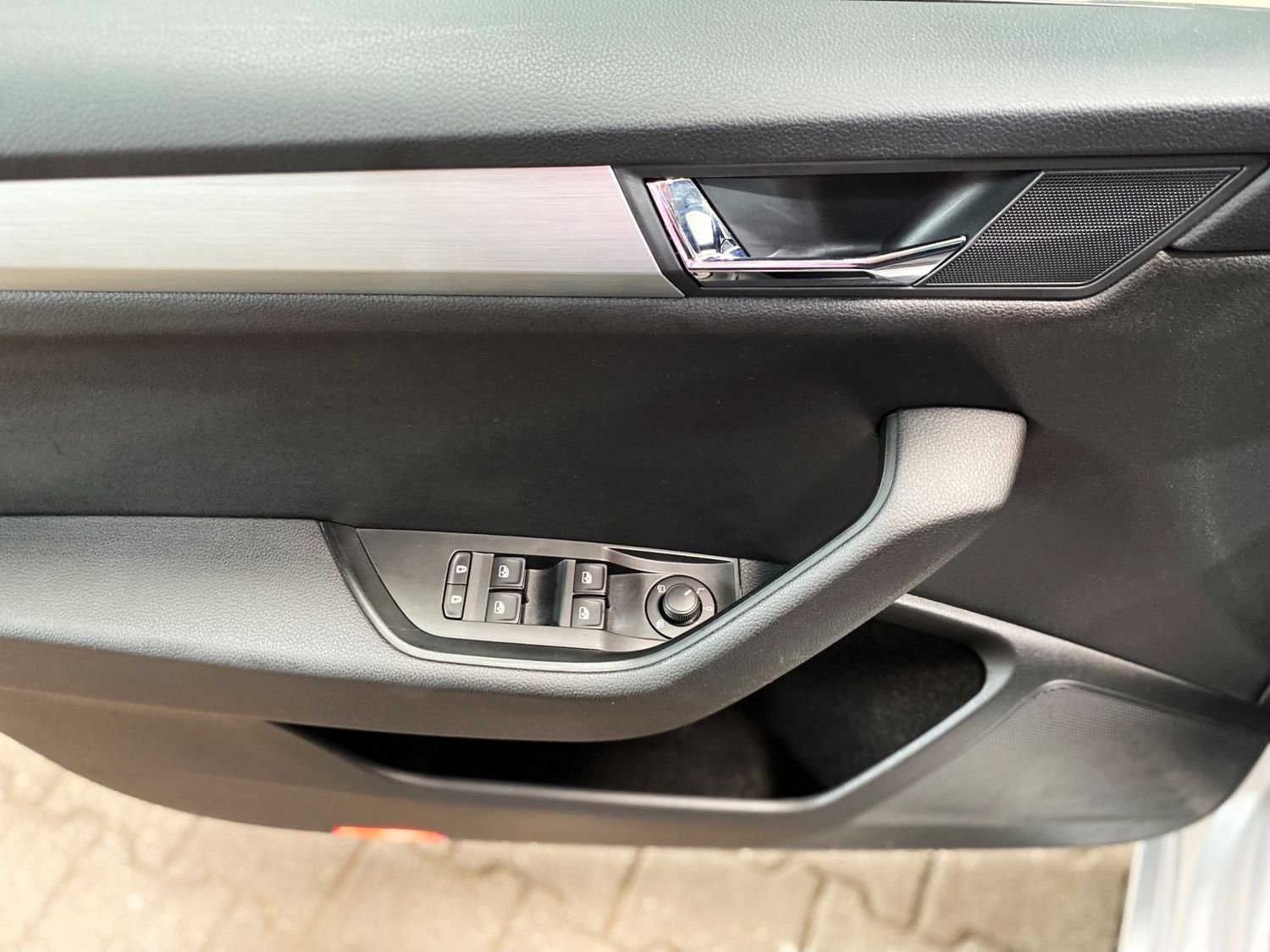 Fahrzeugabbildung SKODA Superb Ambition 4x4 DSG#ACC#Spur#Navi#Alu#PDC#Ak