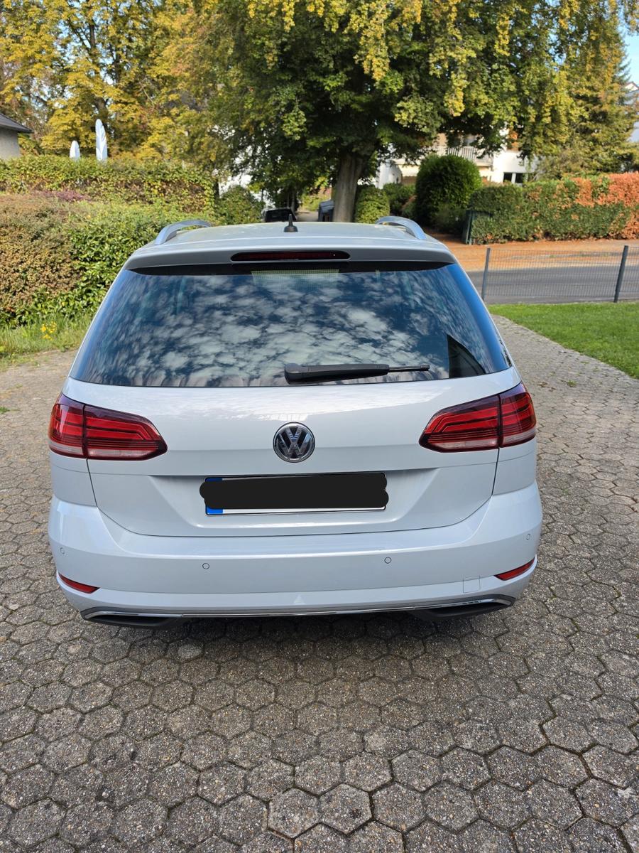 Volkswagen Golf 1.5 TSI ACT DSG Sound Variant Sound