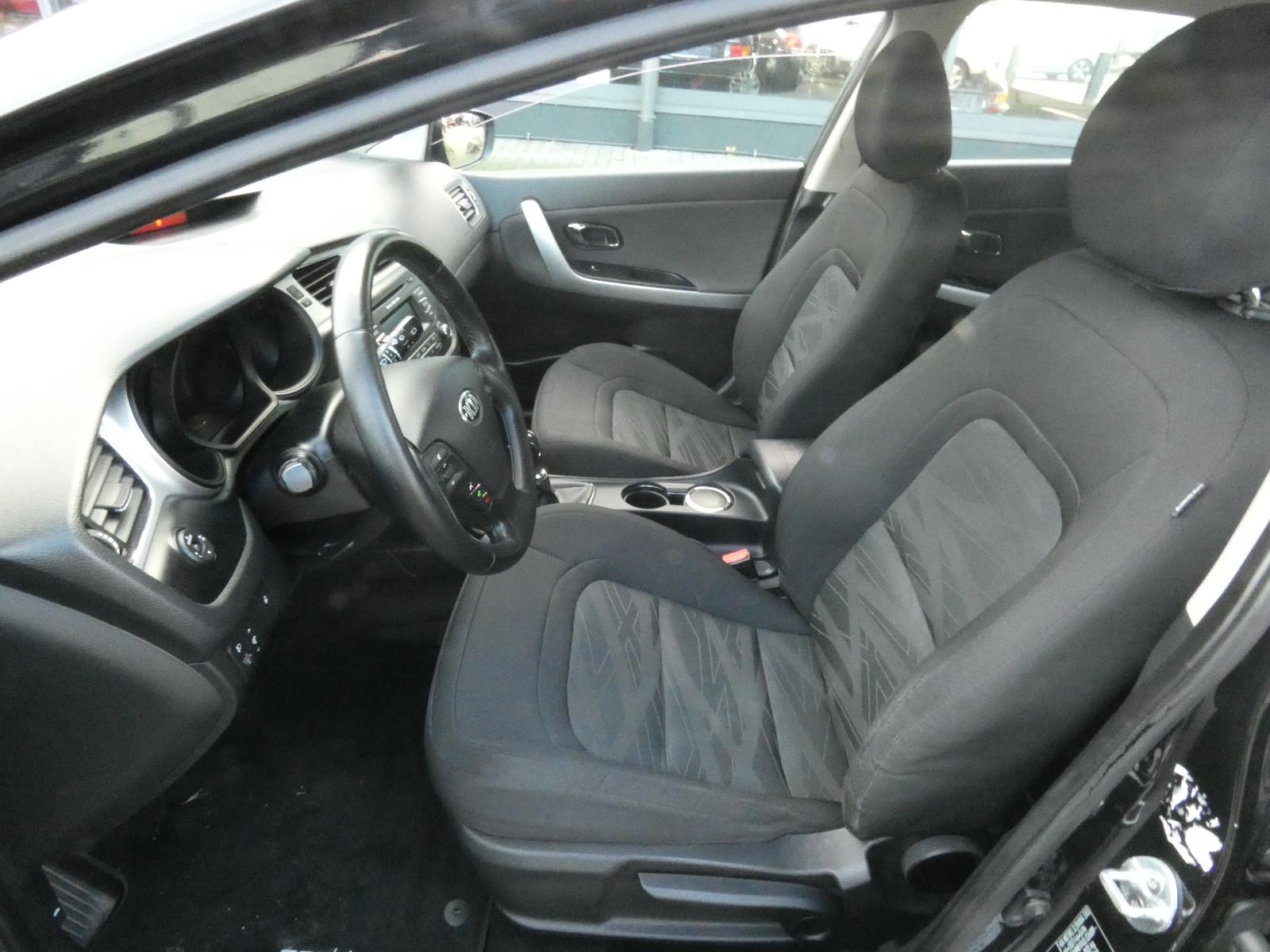 Kia cee'd 2013 — photo 10