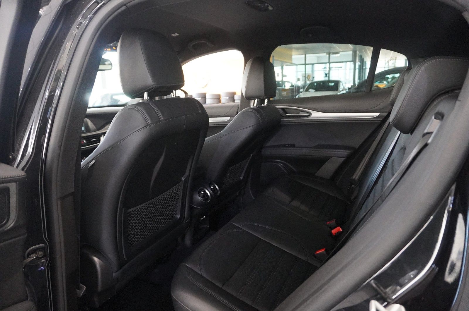 Fahrzeugabbildung Alfa Romeo Stelvio 2.2D VELOCE Q4 NAVI/LED/KAMERA/MATRIX/SH