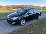 Opel Astra J Sports Tourer Design Edition 1,7CDTI AHK - Opel Astra: 7 Cdti