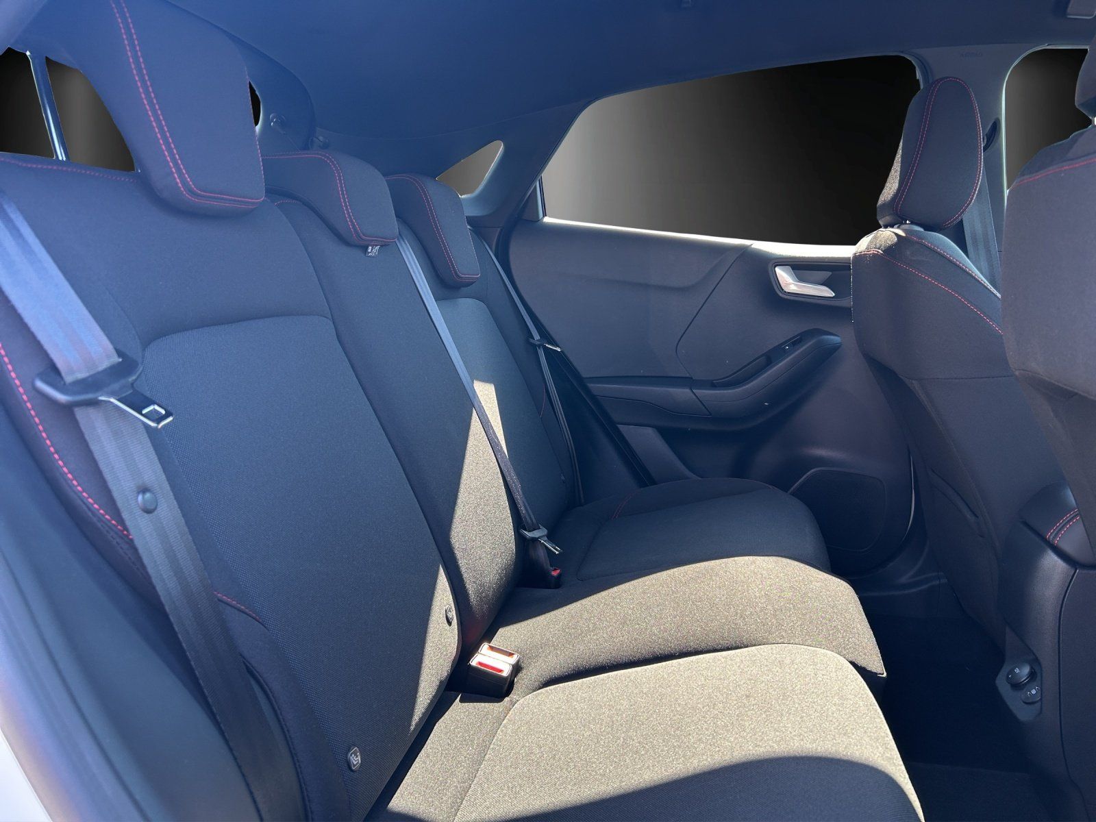 Fahrzeugabbildung Ford Puma ST Line Winter Paket DachSchwarz Kamera PDC