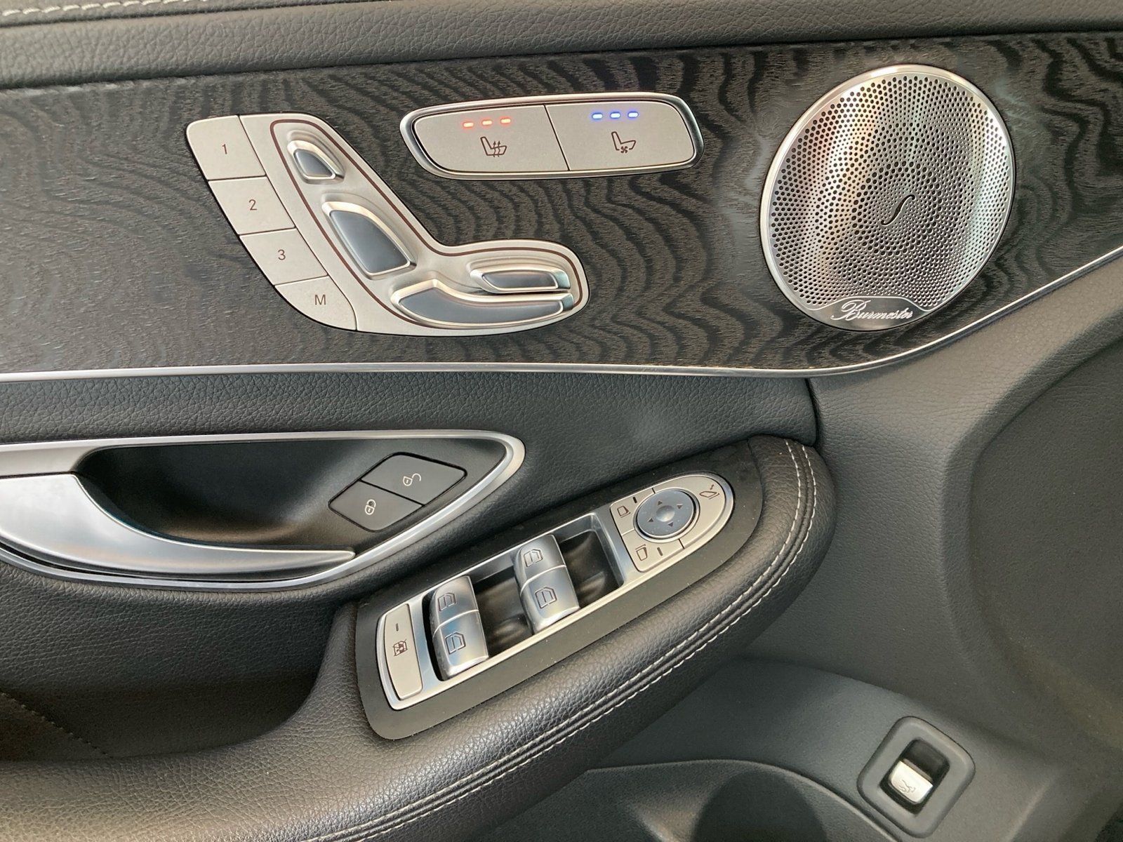 Fahrzeugabbildung Mercedes-Benz C 300 T AMG*Distronic*Standheiz*Pano*Sitzklima*