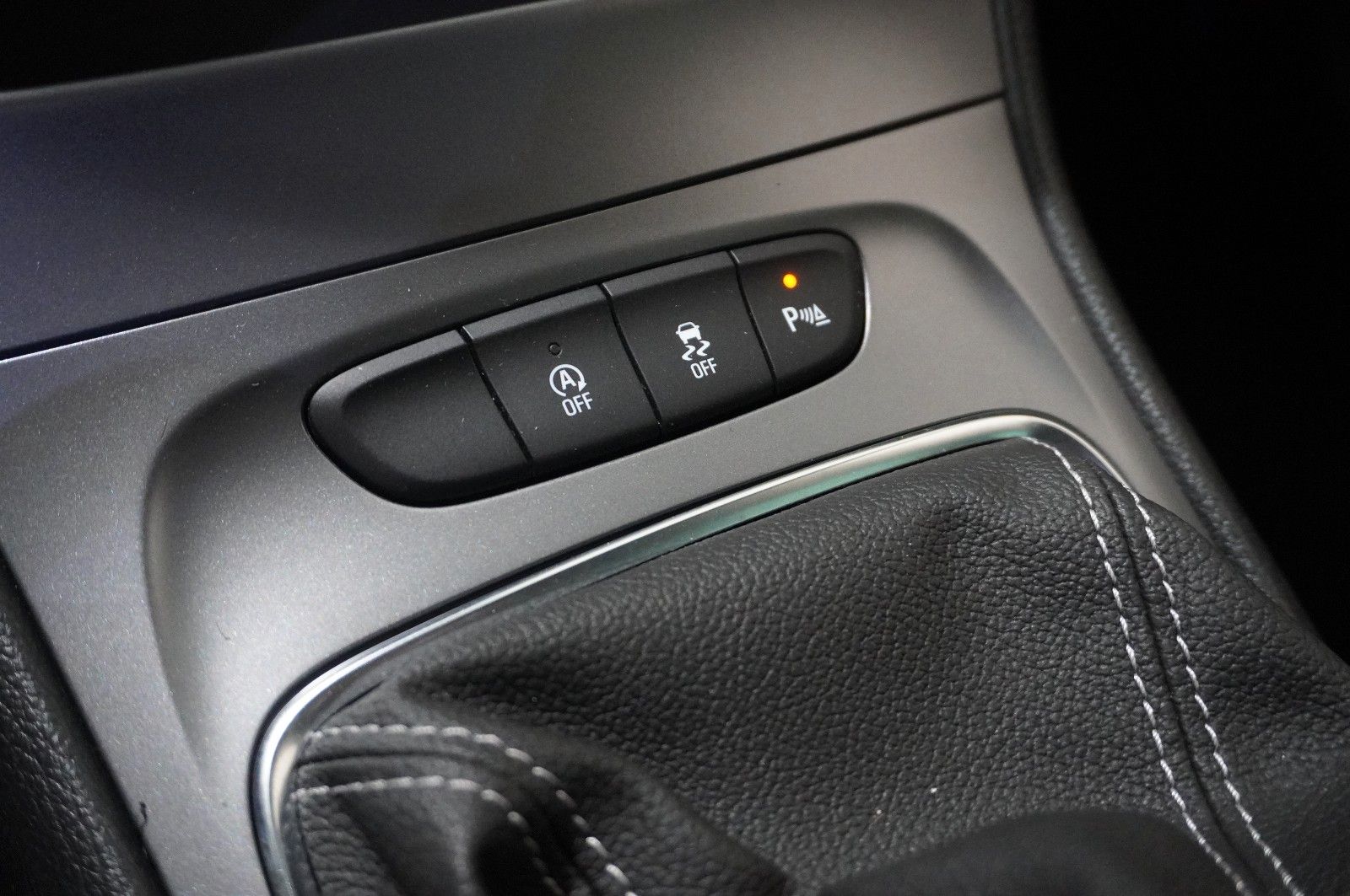 Fahrzeugabbildung Opel Astra K ST 1.2T EDITION NAVI/LED/KAMERA/SHZ/AHK