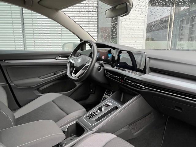 Volkswagen Golf VIII Lim. 1.5 eTSI DSG Active