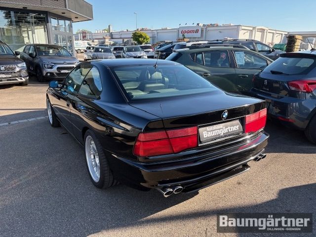 Fahrzeugabbildung BMW 850 CSi V12 M-Paket 6-Gang-Schalter Schiebedach