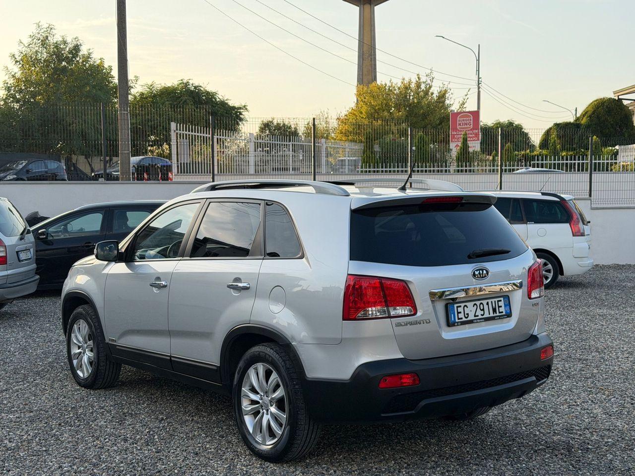 Kia Sorento 2011 — interior