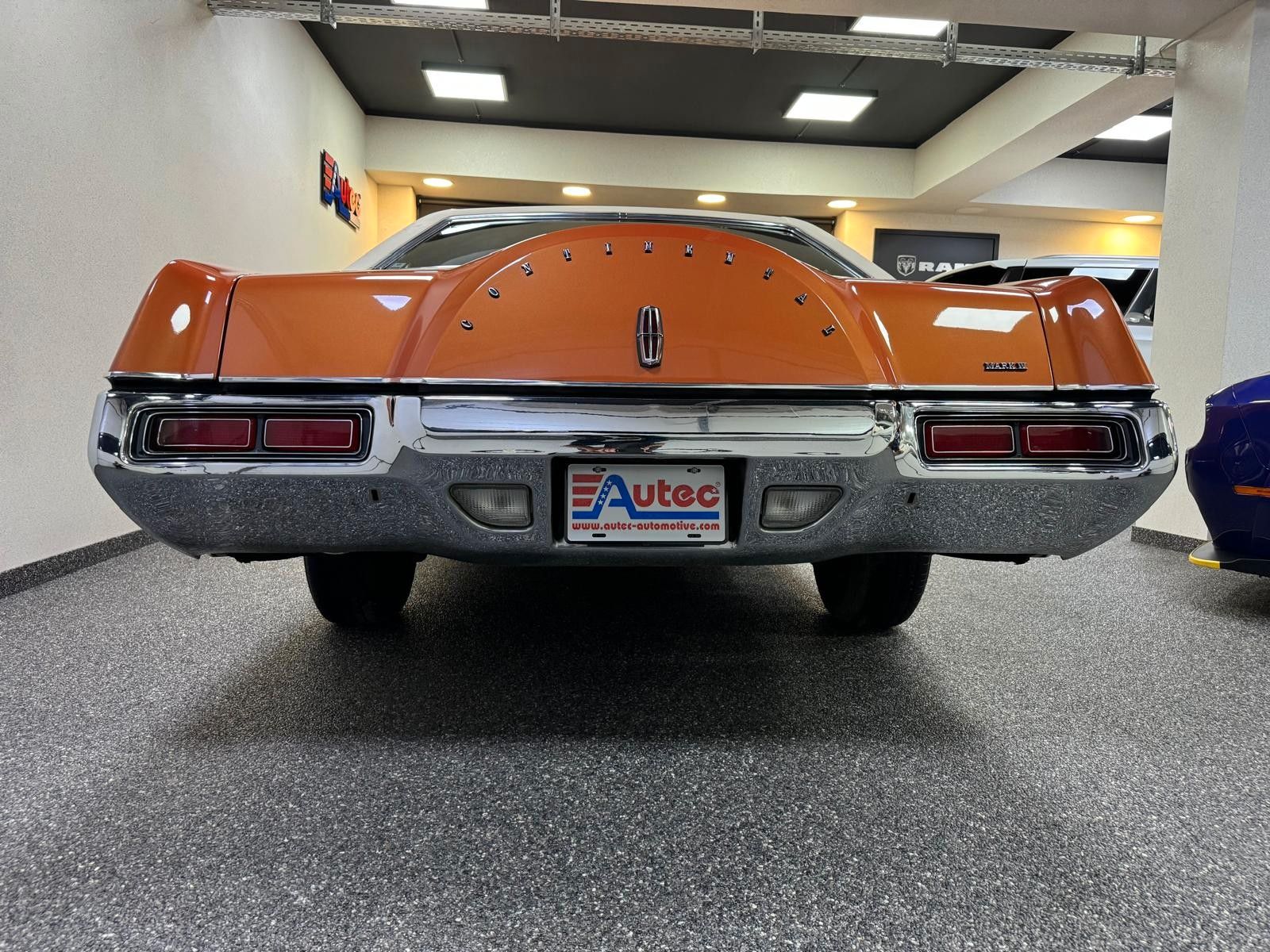 Fahrzeugabbildung Lincoln Continental MARK IV COUPE