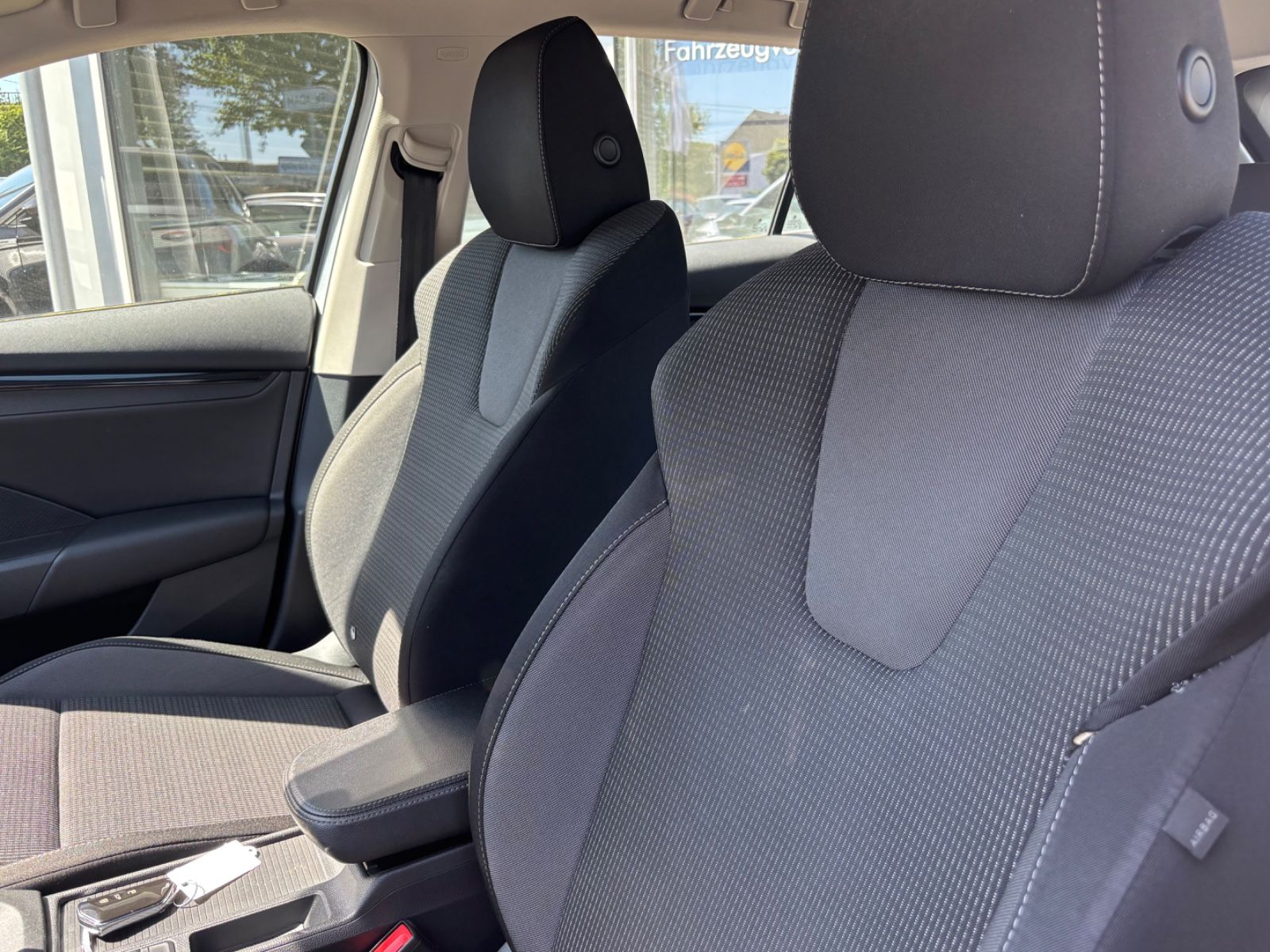 Fahrzeugabbildung SKODA Octavia Combi 2.0 TDI Tempomat LED