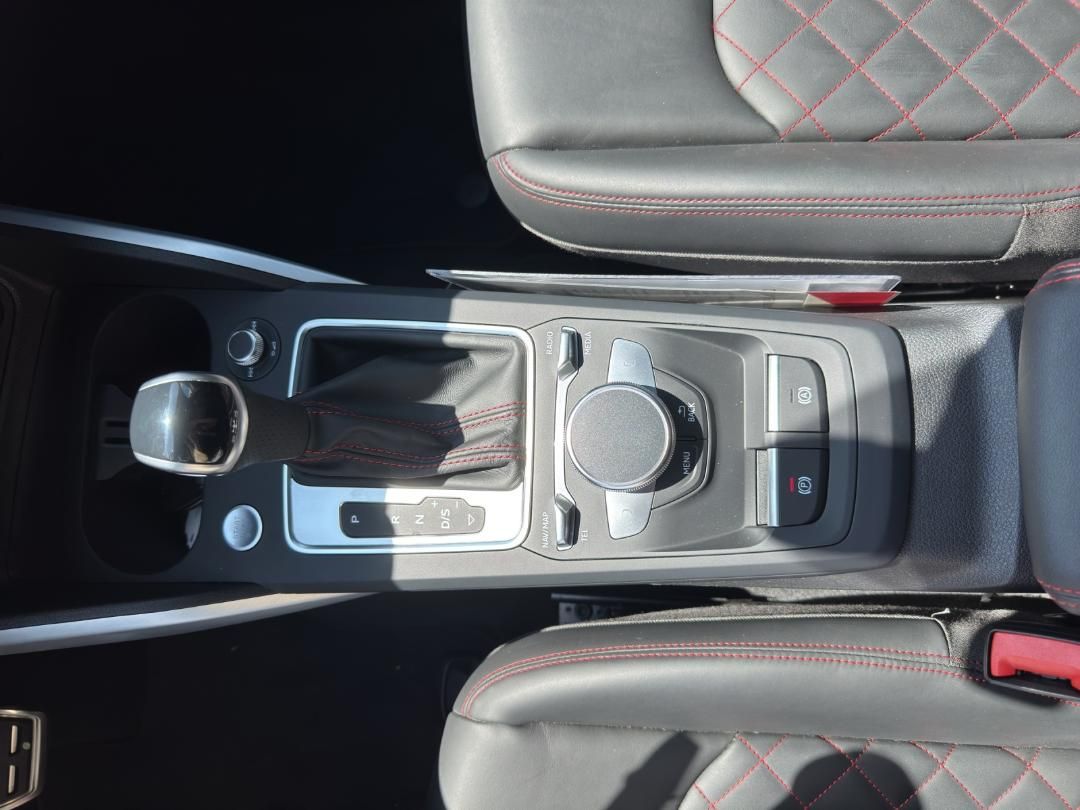 Fahrzeugabbildung Audi Q2 S line 40 TFSI, Kamera, Leder, Matrix, Pano,