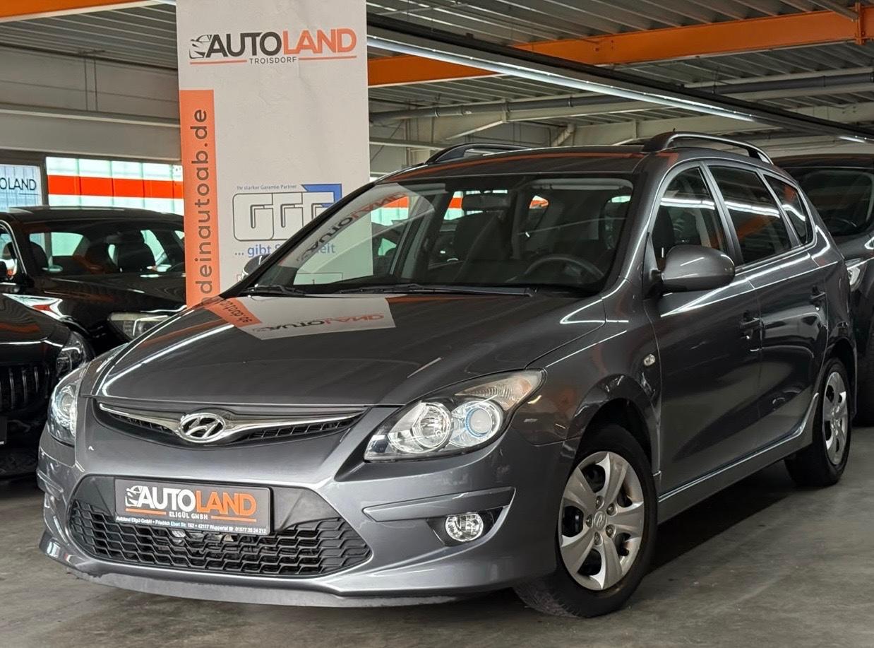 Hyundai i30 2012 — rear view