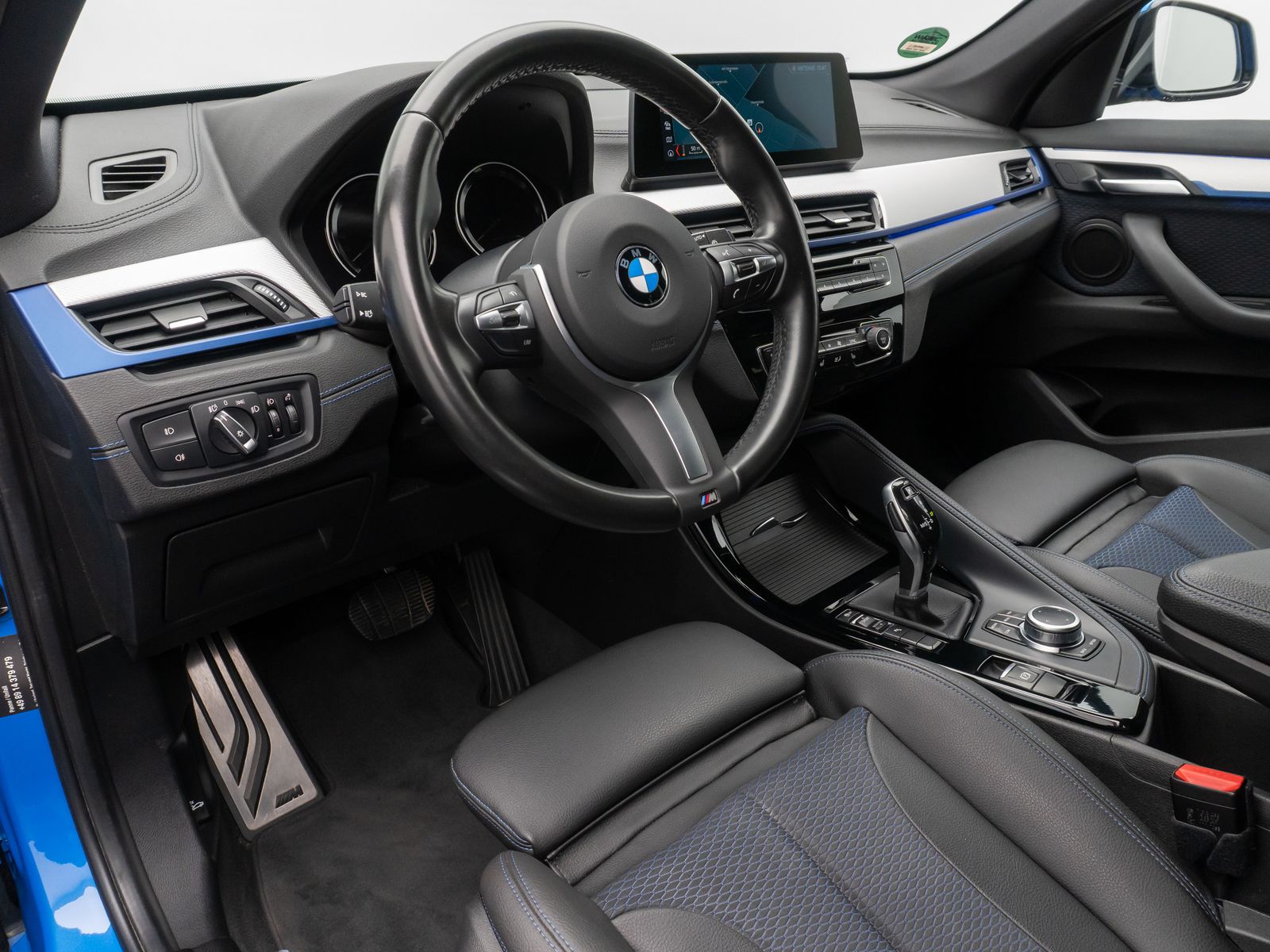Fahrzeugabbildung BMW X1 sD18d M Sport HUD Memory LED ParkAss Komfort