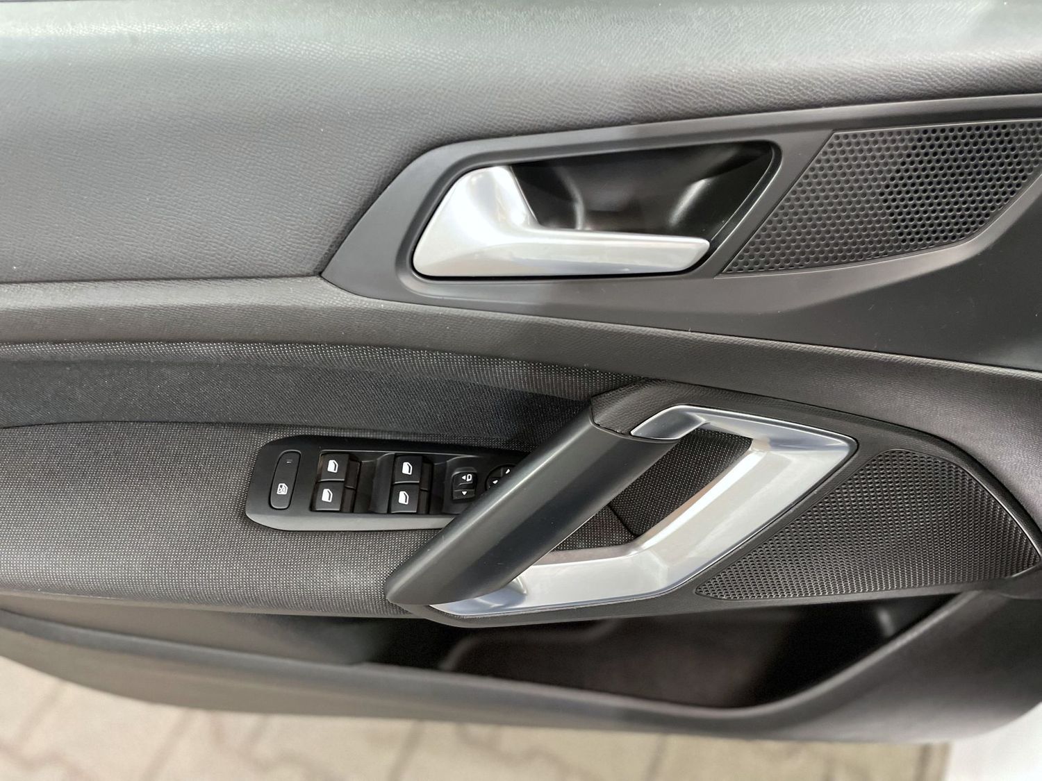 Fahrzeugabbildung Peugeot 308 Allure Sport #Tempomat#Navi#Shz#PDC
