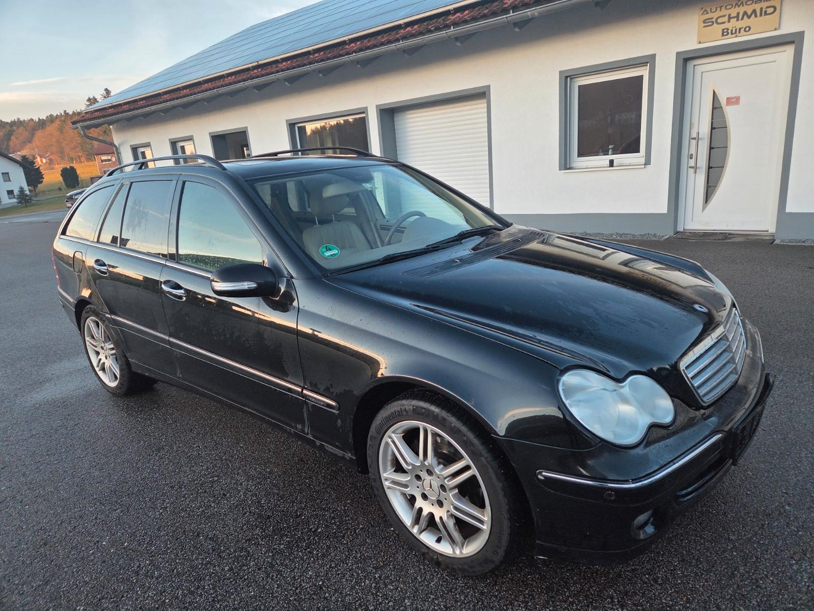 Mercedes-Benz C200 2006 — rear view