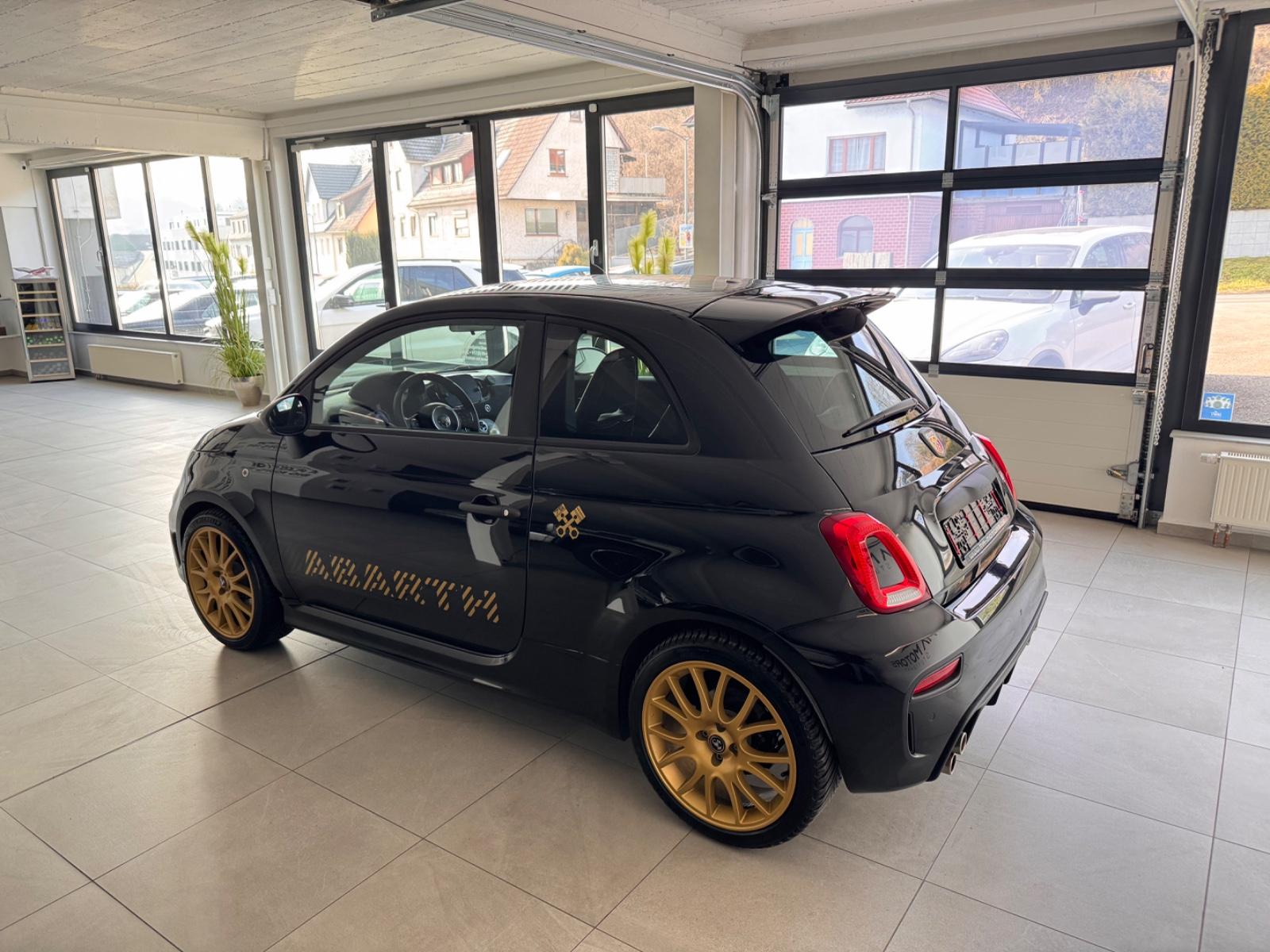 Abarth 695 75 Anniversario SCORPION