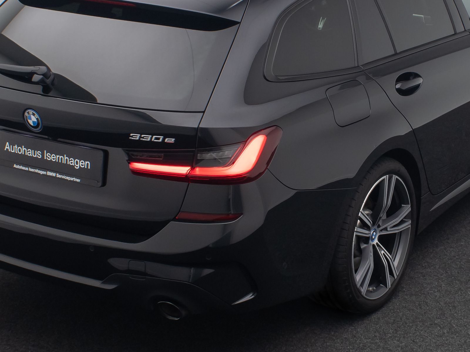 Fahrzeugabbildung BMW 330e xD M Sport Kamera Laser HUD DAB HiFi Komfor