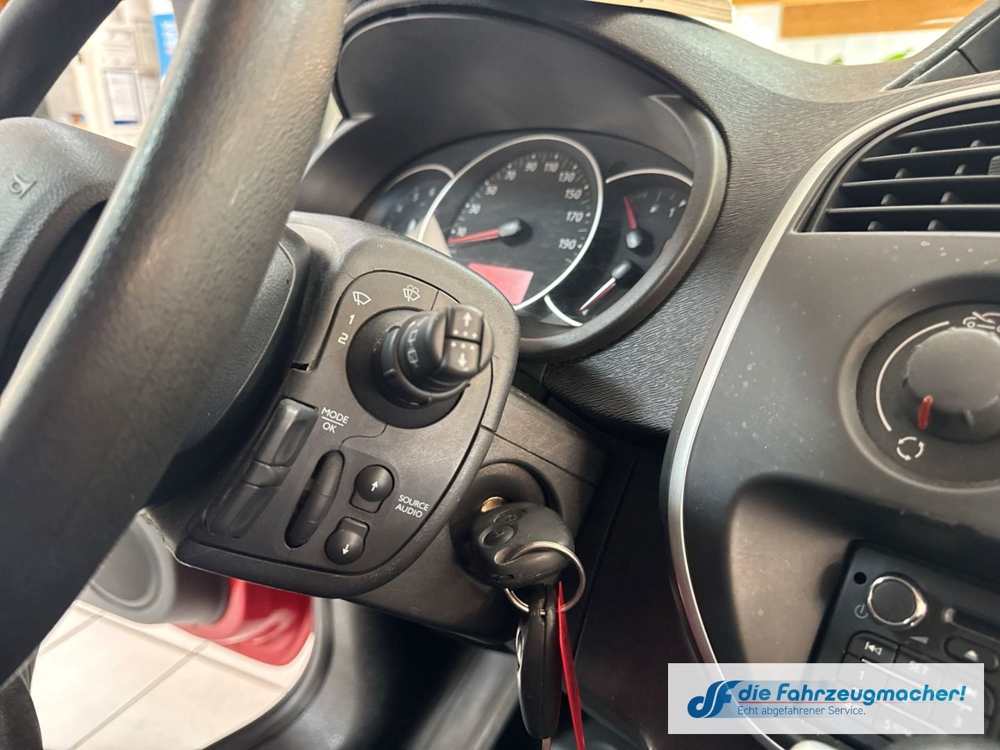 Fahrzeugabbildung Renault Kangoo Rapid Extra Fahrerprofil Tel.-Vorb. PDC B
