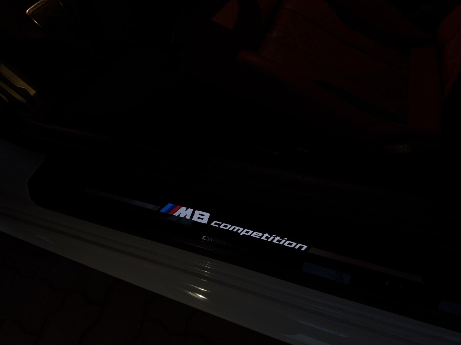 Fahrzeugabbildung BMW M8 Comp xDrive B&W/Keramik/SportAGA/Carbon/Laser