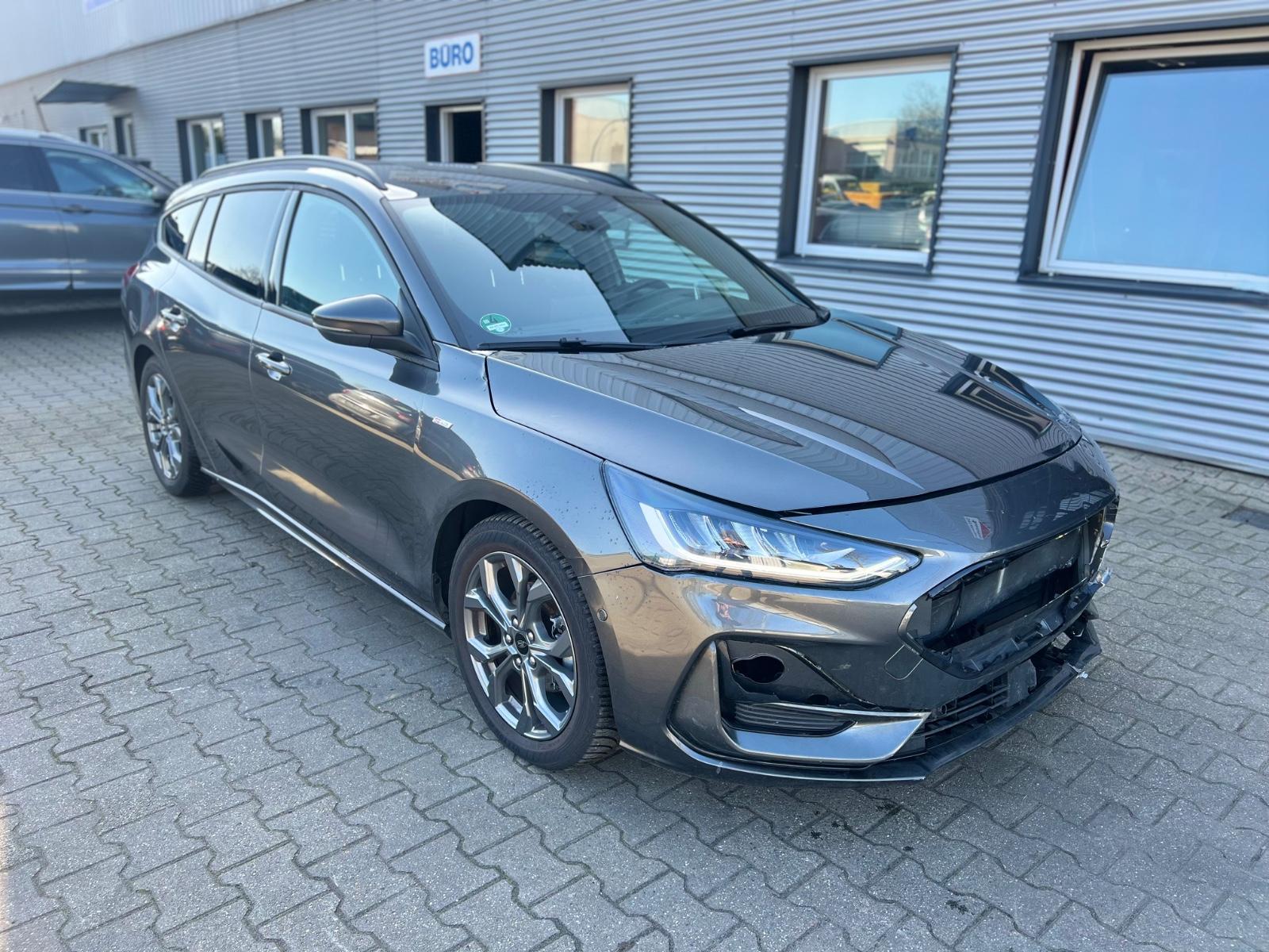 Ford Focus Turnier ST-Line X Automatik