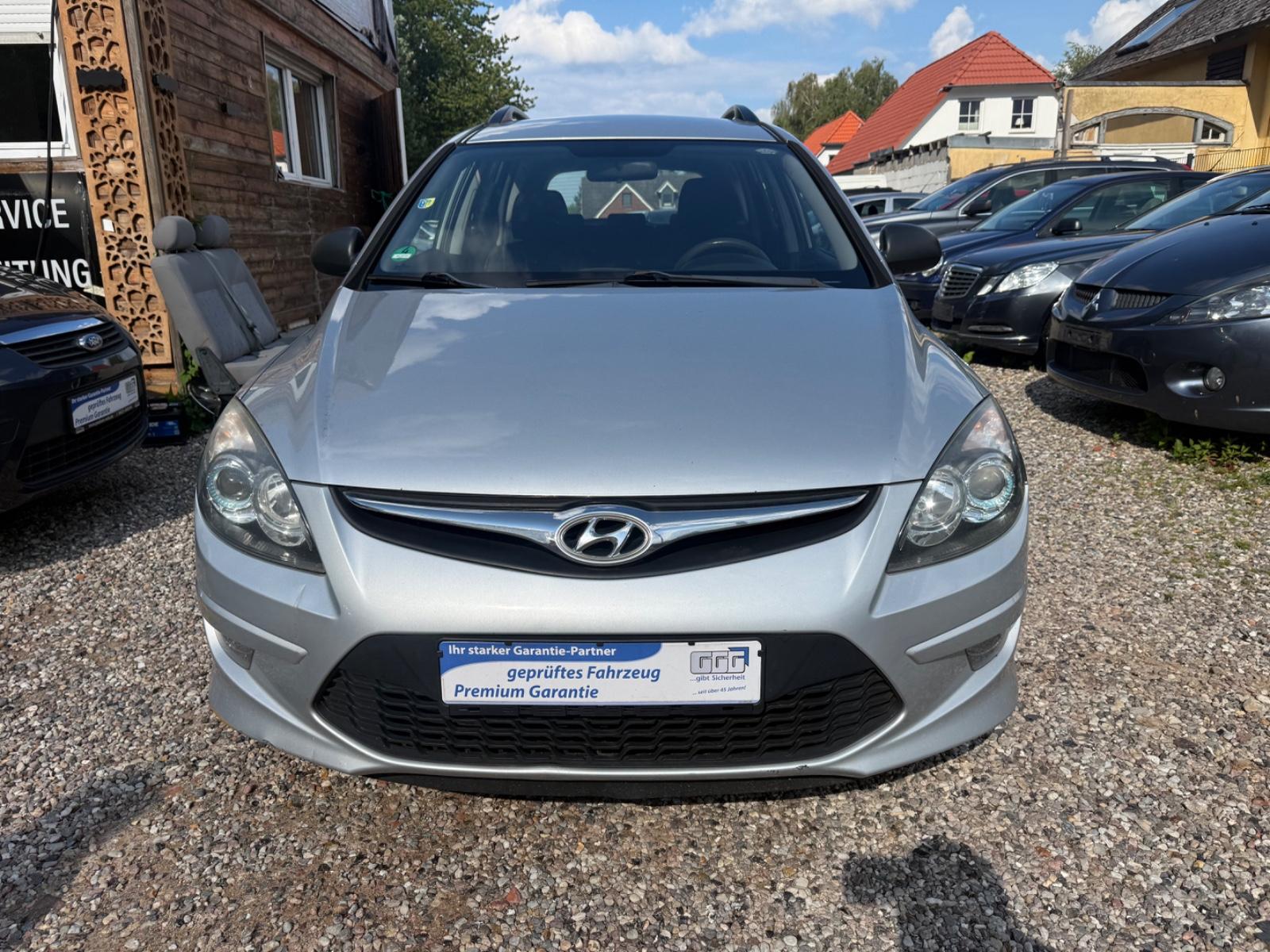Hyundai i30 CW 1.6 CRDi  FIFA WM Edition TÜV&AU neu