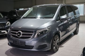 Mercedes V 220 - 1