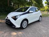 Toyota Aygo (X) 1,0-l-VVT-i Team Deutschland Team D... - Toyota Aygo (X) in Krefeld