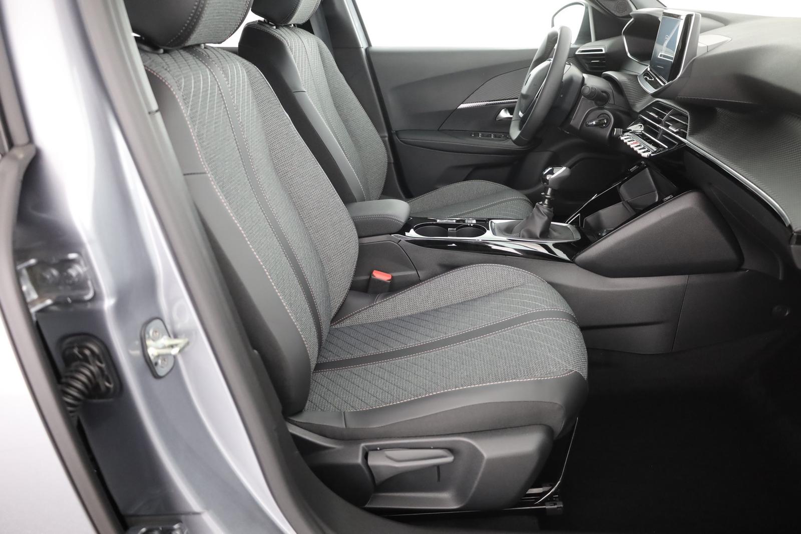 Peugeot 2008 1.2 PureTech LED ACC Kamera, миниатюра 24