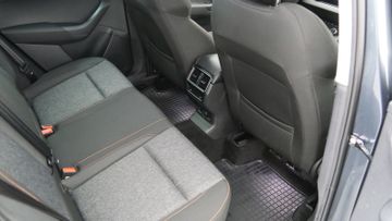 Skoda Karoq Clever 2.0 TDI DSG 4x4 LED PDC AHK